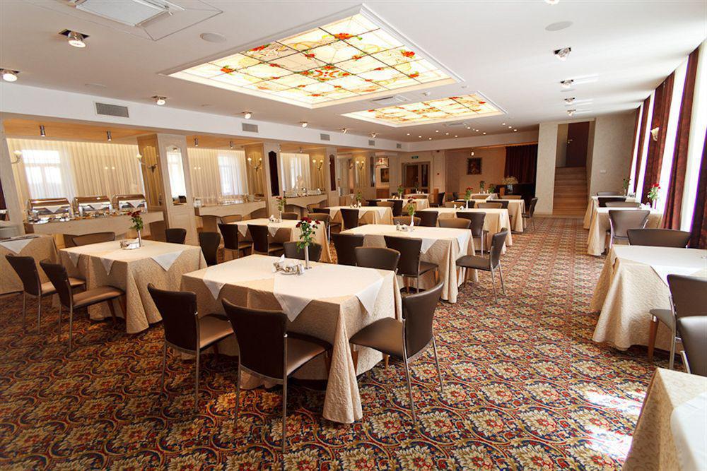 Artis Centrum 4*
